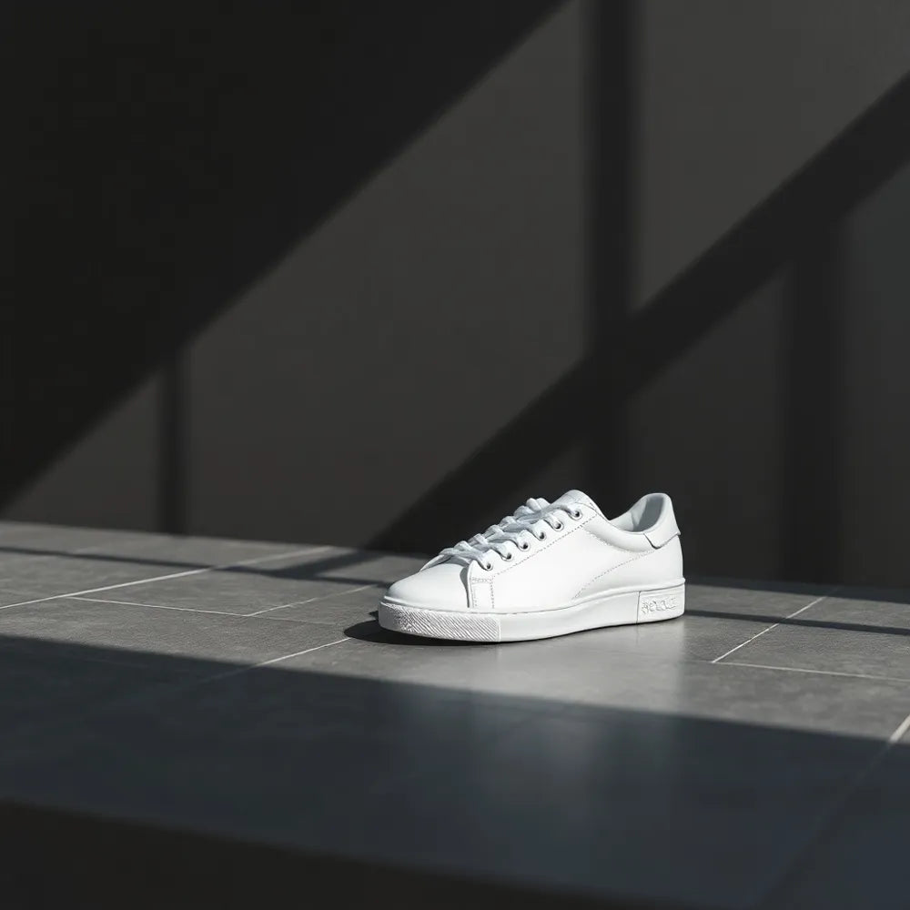 White leather sneakers for men to upgrade any outfit - VVID